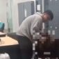 Beredar sebuah video yang merekam momen tersangka Gregorius Ronald Tannur menangis histeris. (Tiktok.com/@Yunie_(WMT) )
