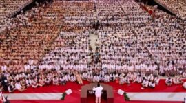 Prabowo Subianto mengungkapkan rasa terima kasih atas perjuangan para kader dalam acara Konsolidasi Partai Gerindra di Jiexpo Kemayoran, Jakarta Utara, Jumat (15/12/2023). (Instagram.com/@gerindra) 