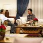 Cawapres nomor urut 2 Gibran Rakabuming Raka mengunjungi capres Prabowo Subianto di kediamannya di Jalan Kertanegara IV, Jakarta Selatan. (Dok. TKN Prabowo Gibran)

