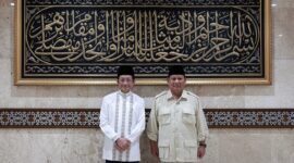 Imam Besar Masjid Istiqlal, Nasaruddin Umar memberikan ucapan selamat kepada Prabowo Subianto dan Gibran Rakabuming Raka. (Dok. TIm Media Prabowo)